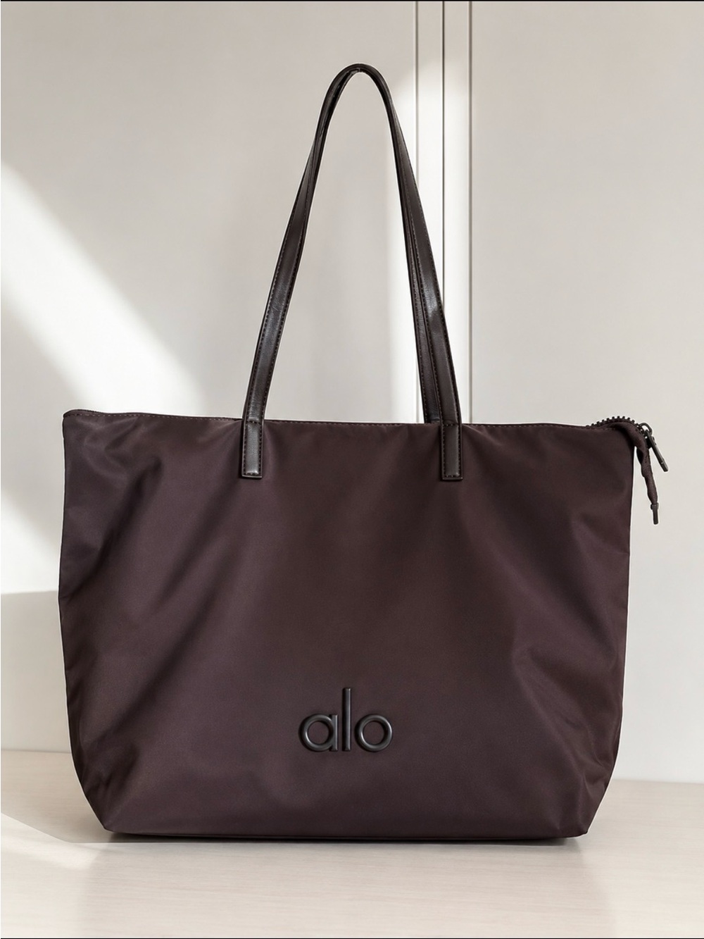 ALO Yoga Tote Bag in Dark Brown